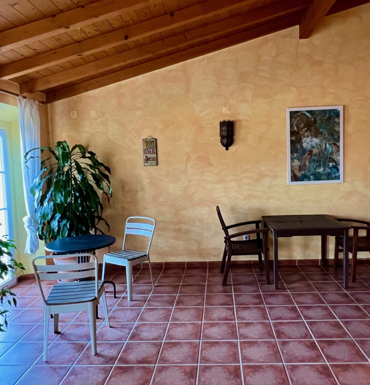 Casa Presente Cafe Inside